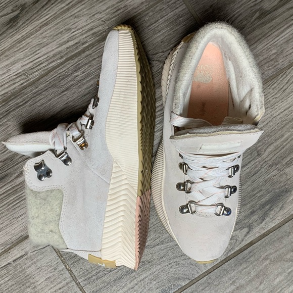 Sorel 🤍 Out N About‎ III Conquest Booties - Picture 2 of 7